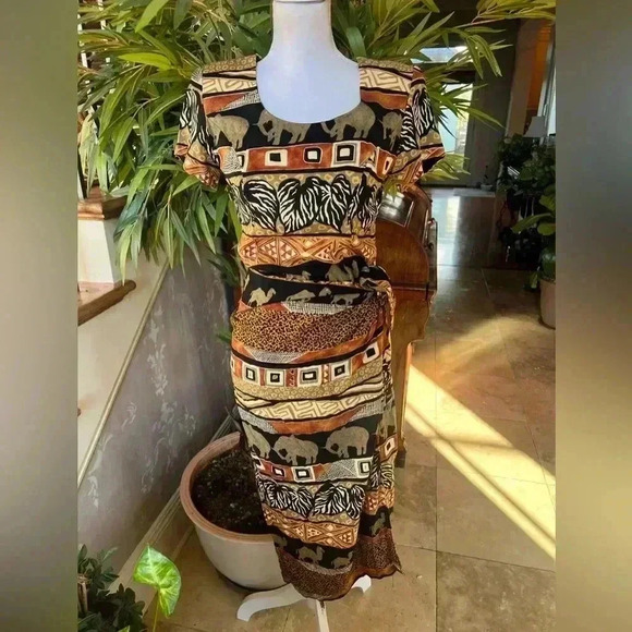 Jessica Howard wrap dress 6 Petite. Good condition. Safari themed. Maxi wrap - Picture 3 of 10